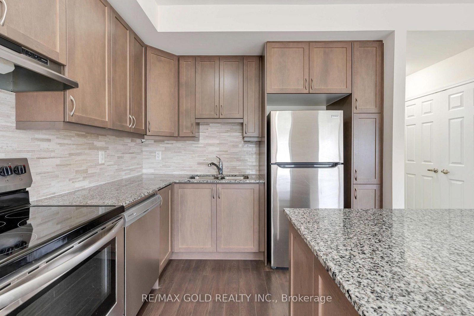 240 Lagerfeld Drive • #16 • Brampton, ON photo 15