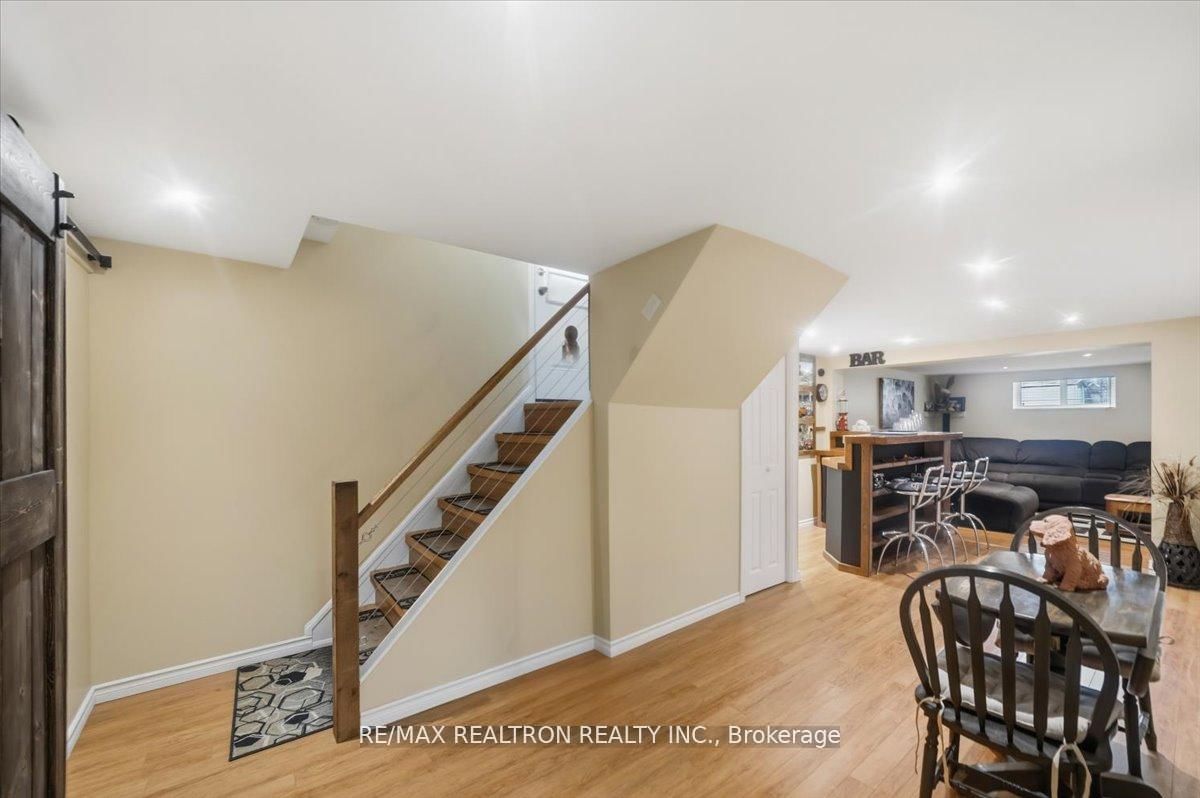 1568 Asgard Drive • Mississauga, ON photo 19