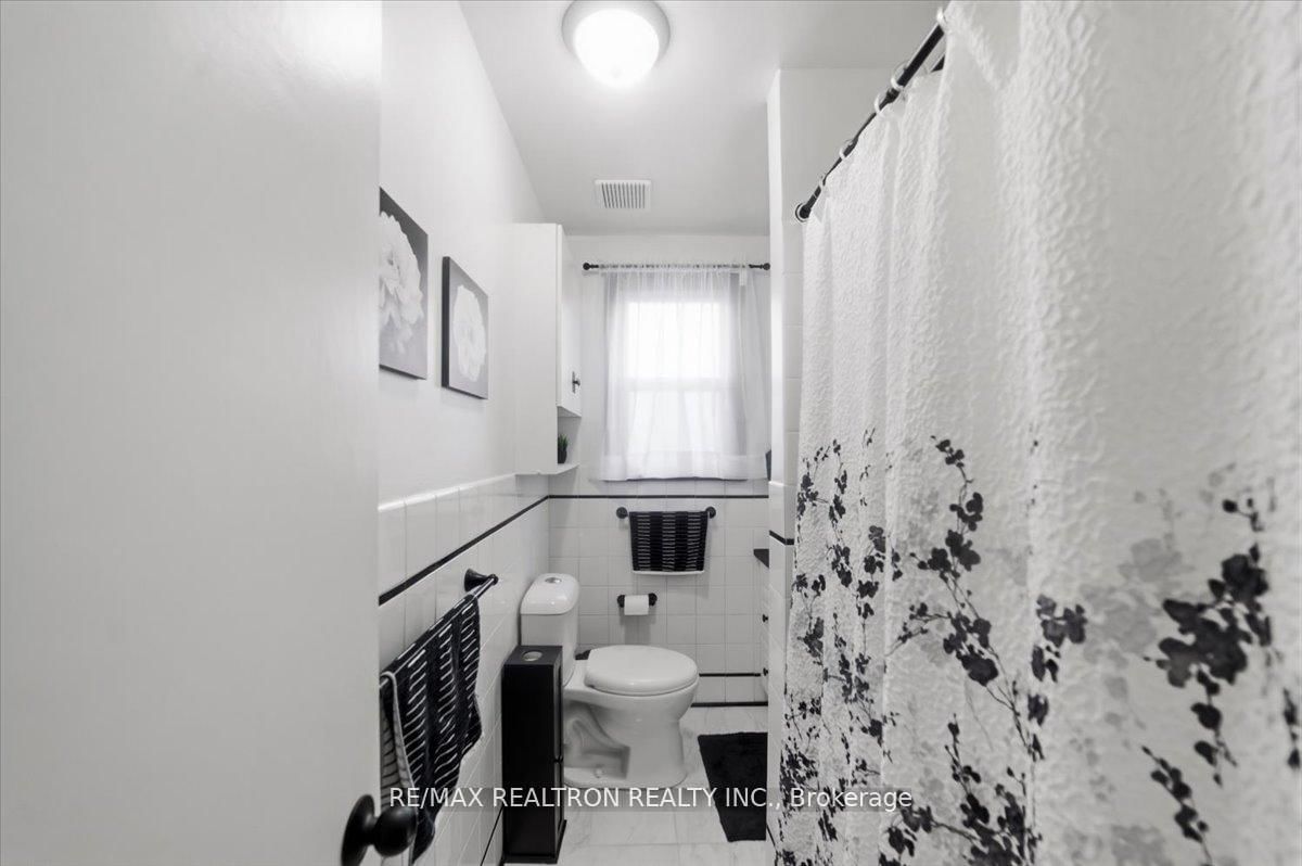 1568 Asgard Drive • Mississauga, ON photo 40