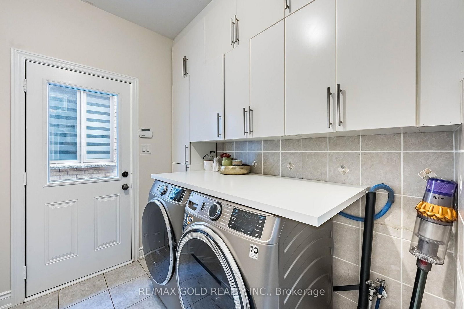 54 Orangeblossom Trail • Brampton, ON photo 21