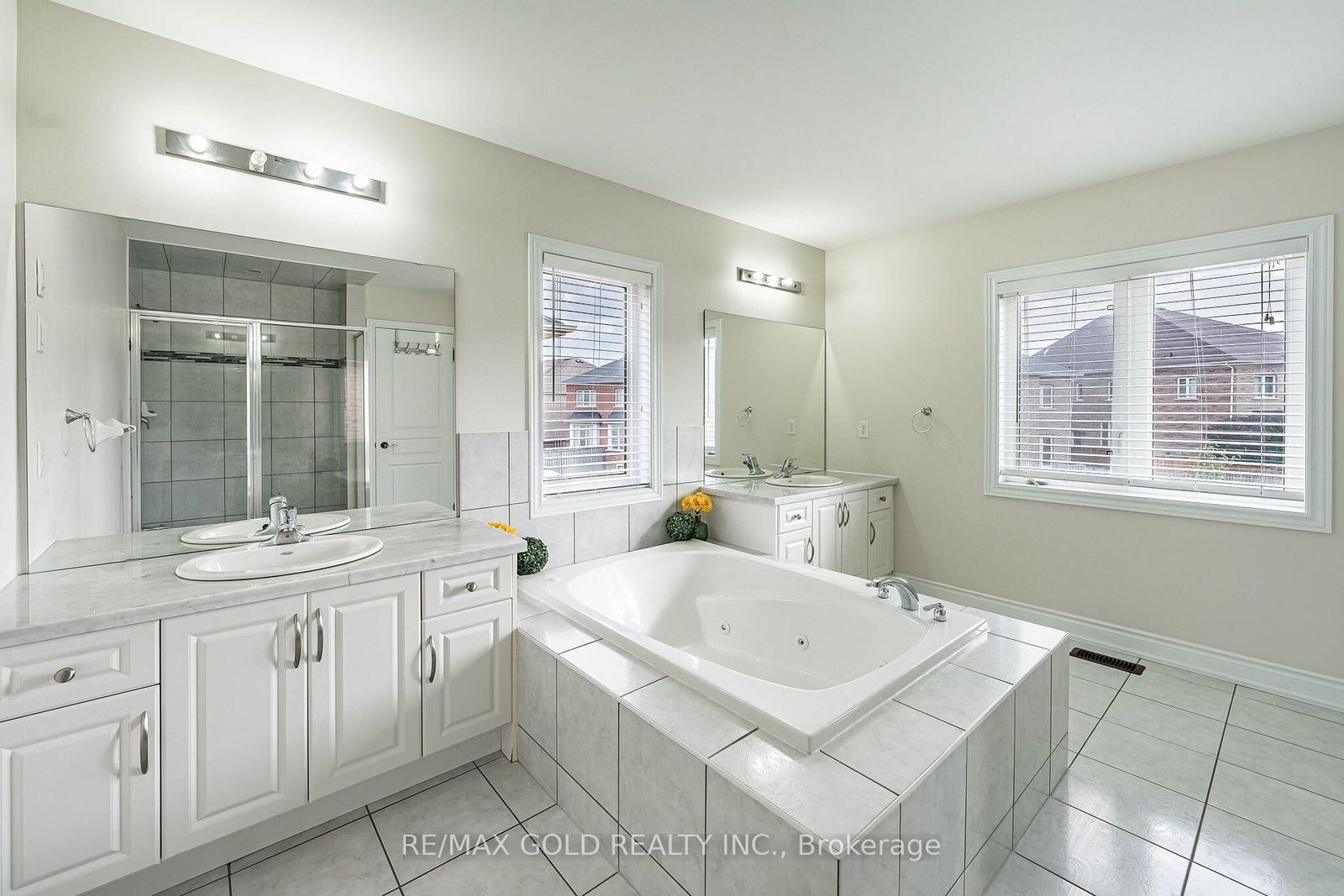 54 Orangeblossom Trail • Brampton, ON photo 26