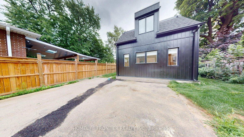 R (Laneway) - 1089 Glencairn Avenue