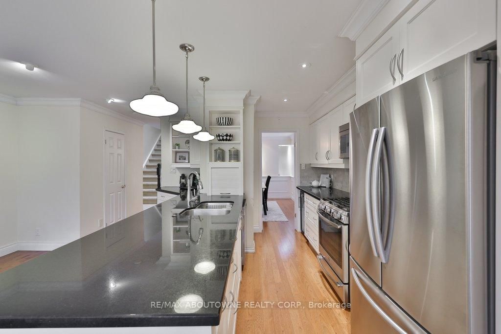86 Forsythe Street • Oakville, ON photo 15