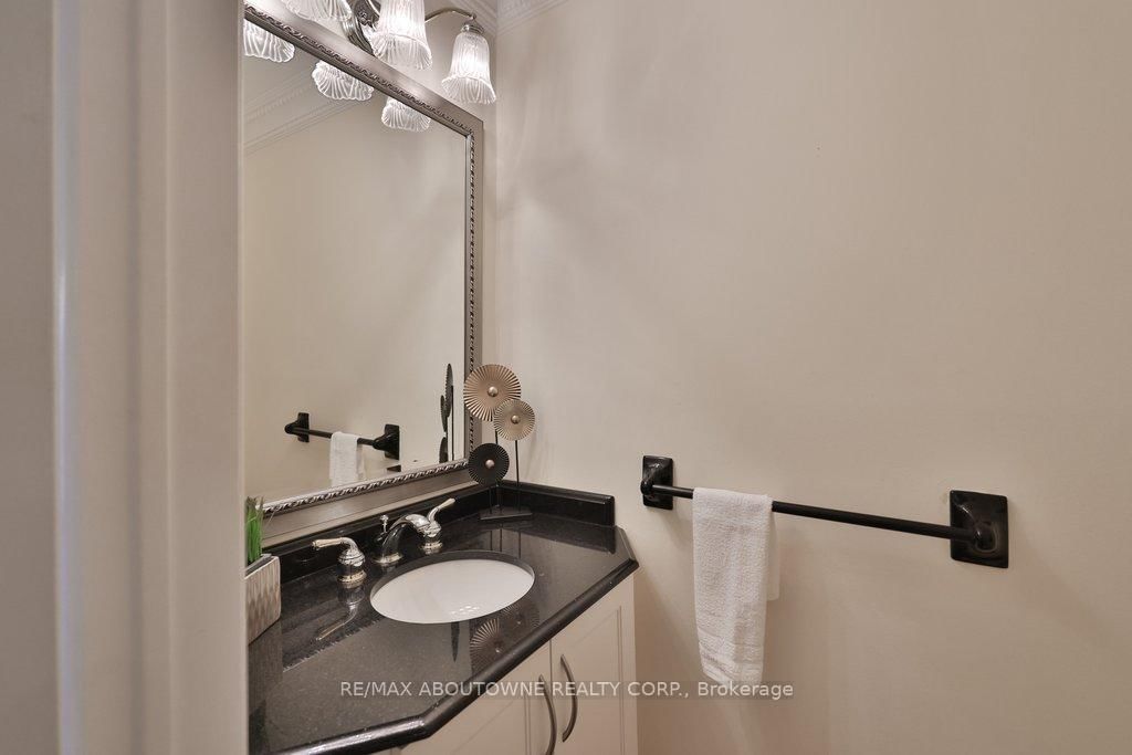 86 Forsythe Street • Oakville, ON photo 19