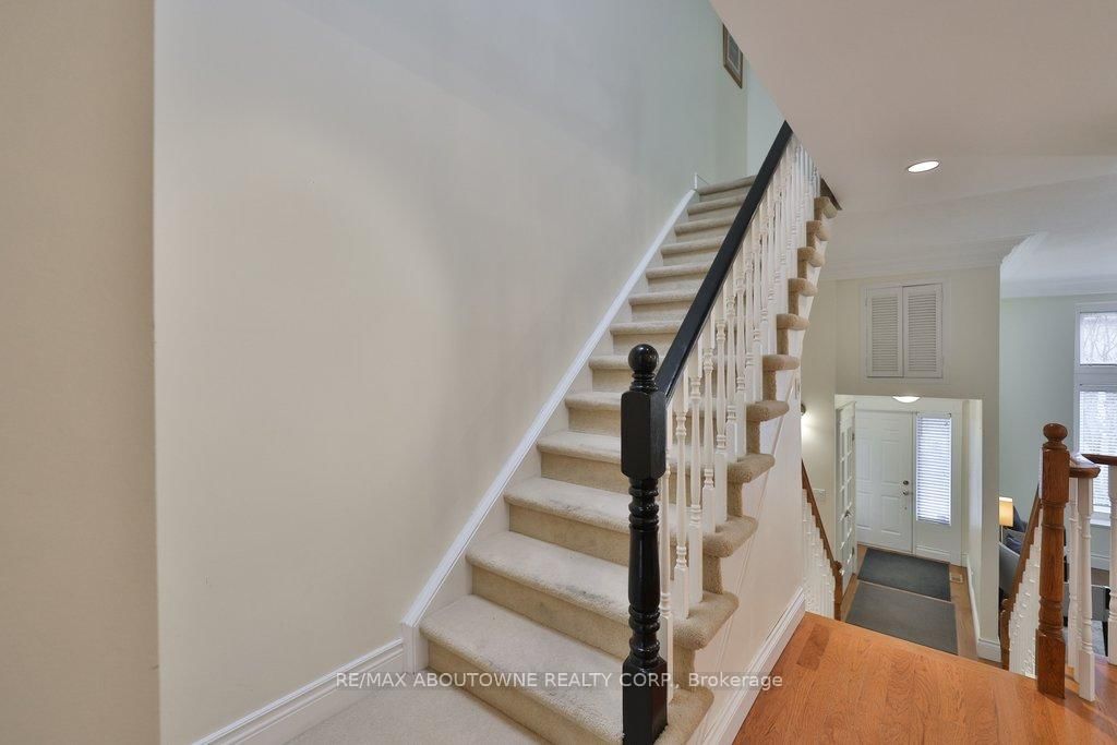 86 Forsythe Street • Oakville, ON photo 20
