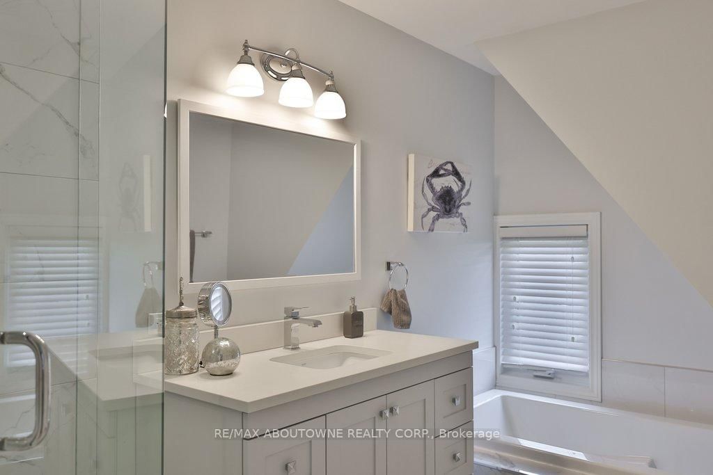 86 Forsythe Street • Oakville, ON photo 26