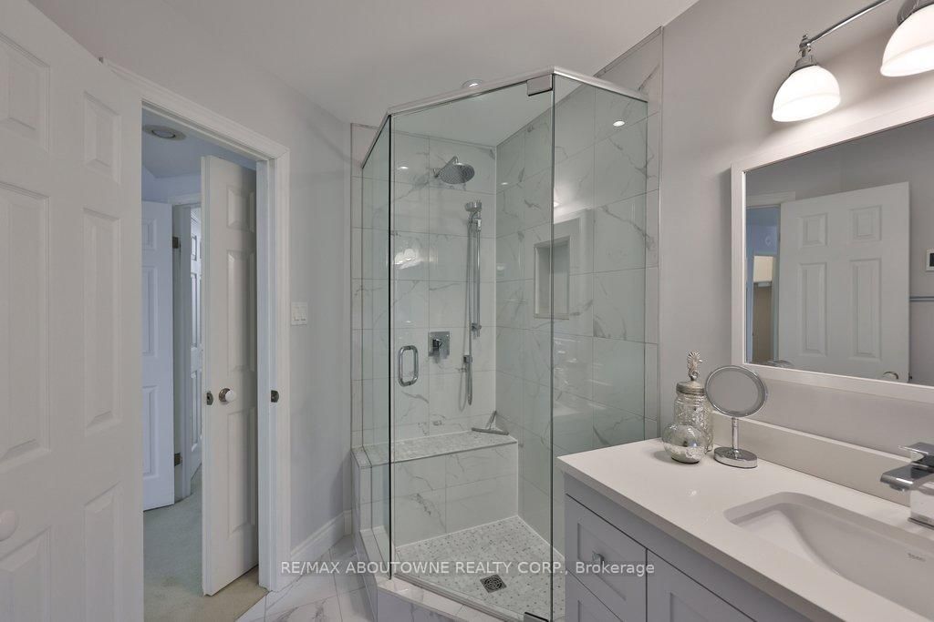 86 Forsythe Street • Oakville, ON photo 27