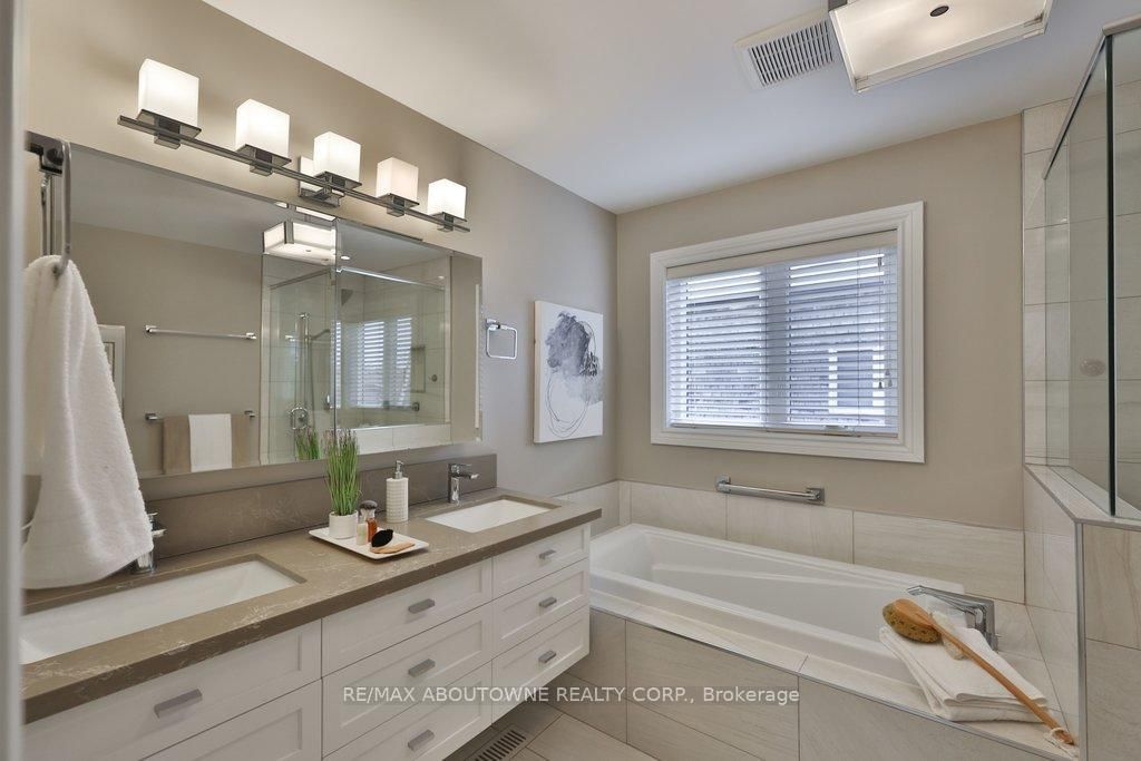 86 Forsythe Street • Oakville, ON photo 30
