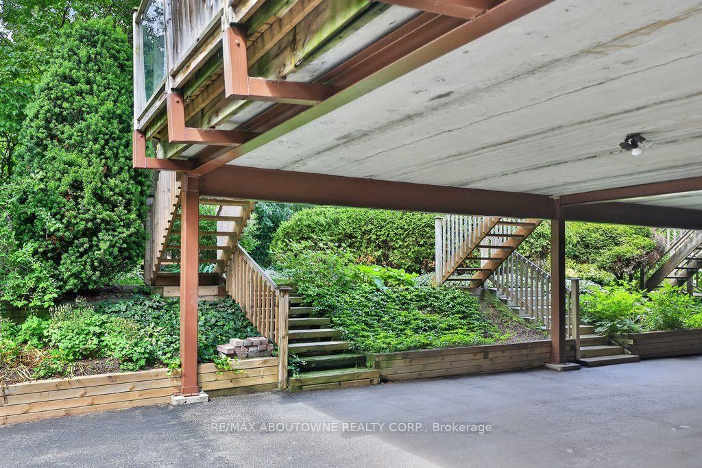 86 Forsythe Street • Oakville, ON photo 36
