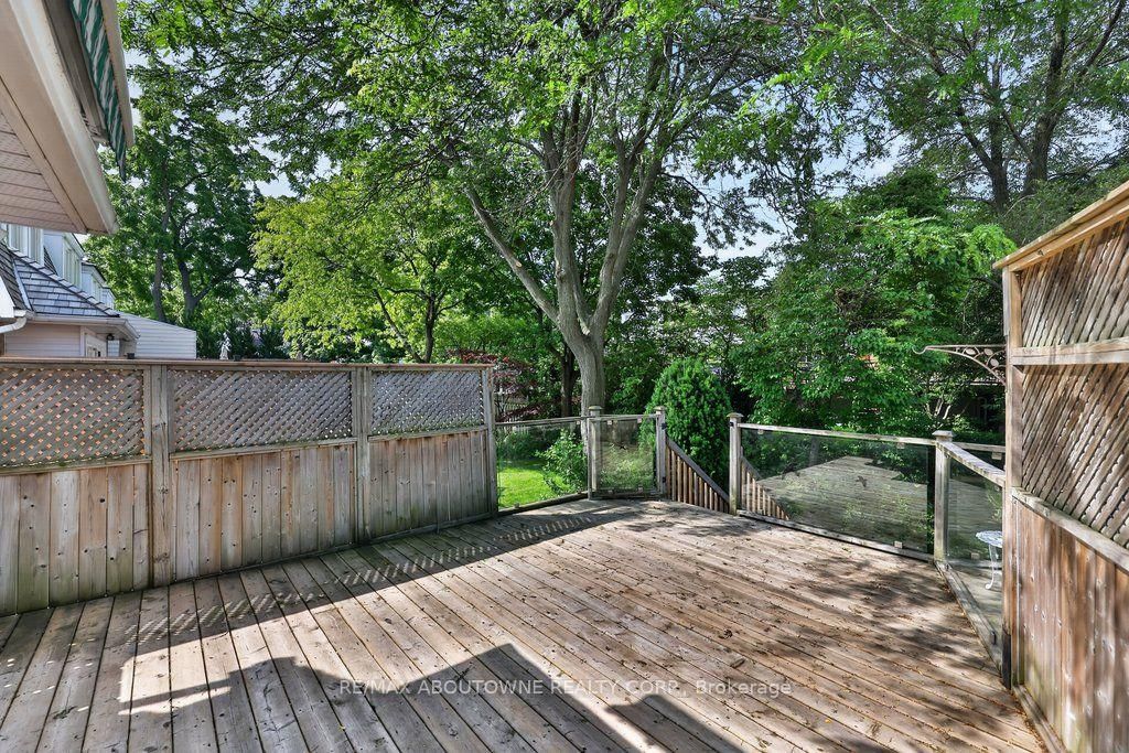 86 Forsythe Street • Oakville, ON photo 38