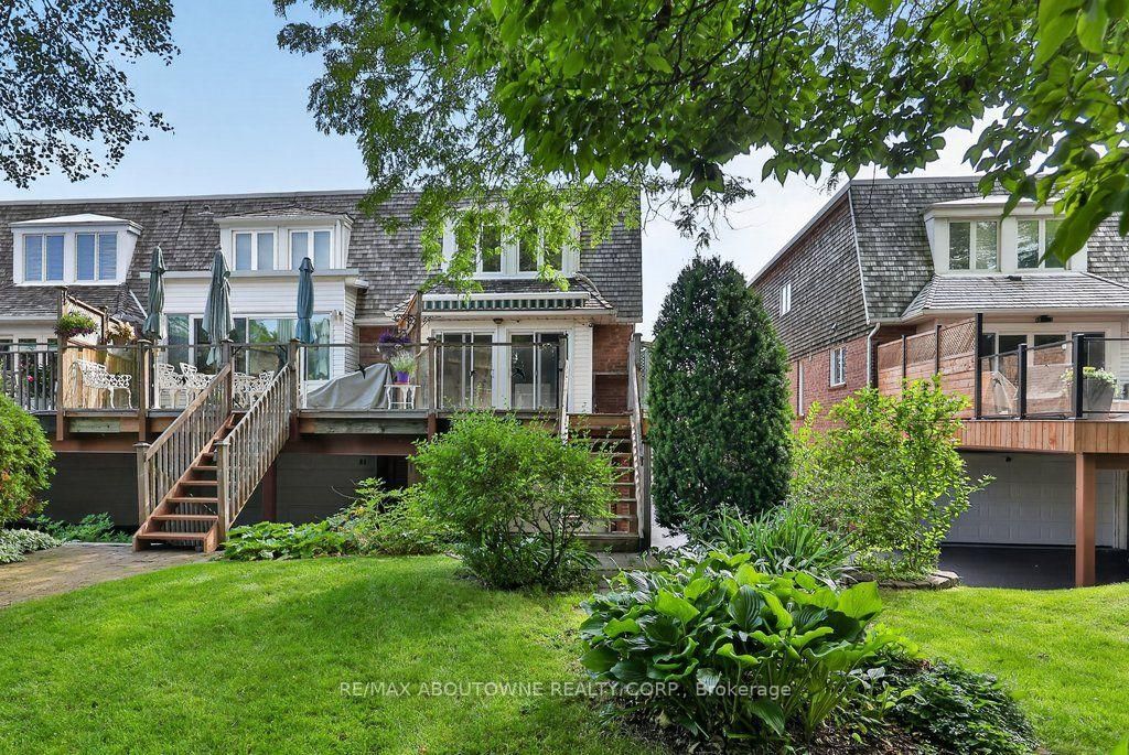 86 Forsythe Street • Oakville, ON photo 39