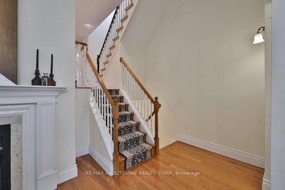 86 Forsythe Street • Oakville, ON photo 8