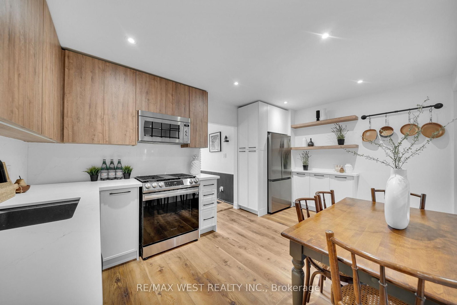 259 Sixth Street • Toronto, ON photo 10