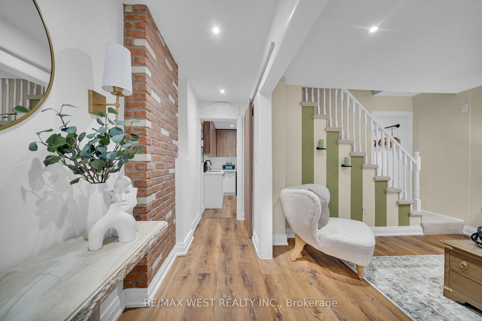 259 Sixth Street • Toronto, ON photo 6