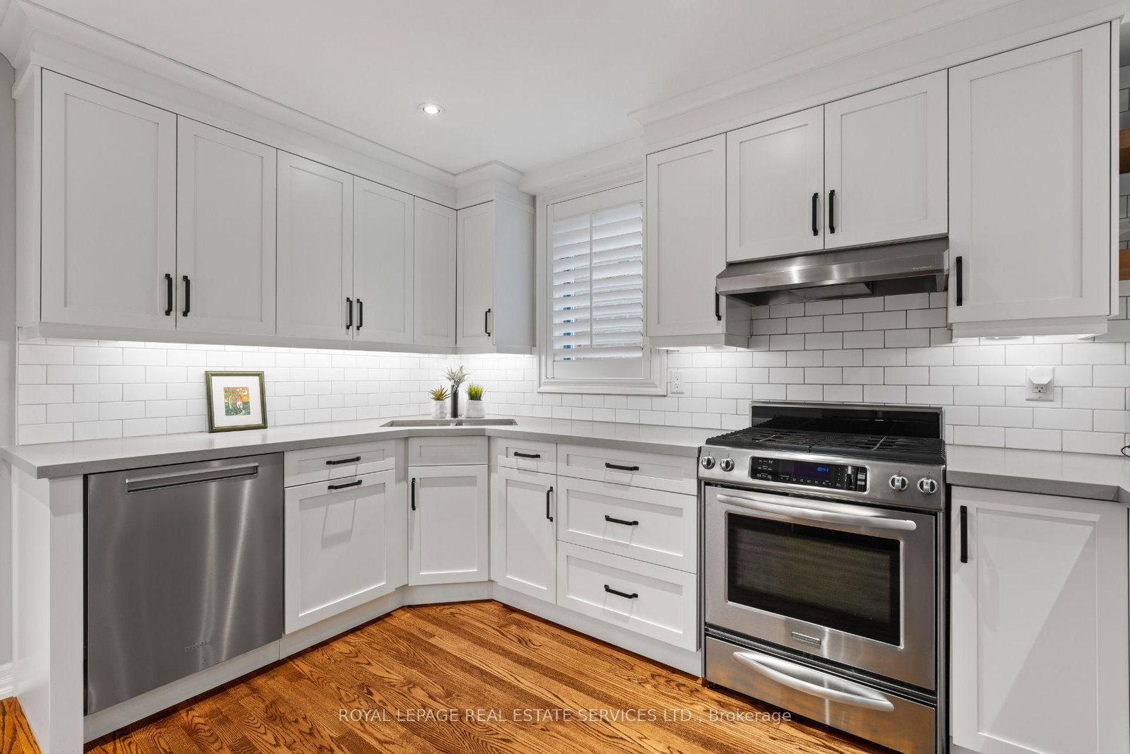 100 Dunedin Drive • Toronto, ON photo 14