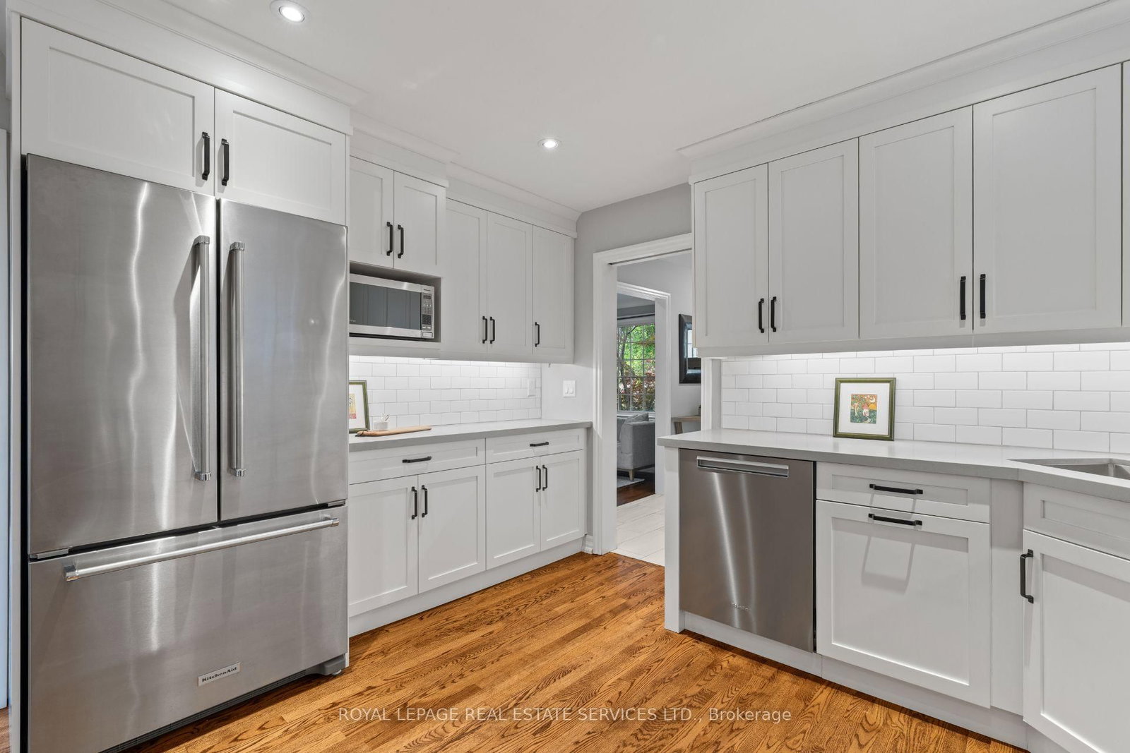 100 Dunedin Drive • Toronto, ON photo 15