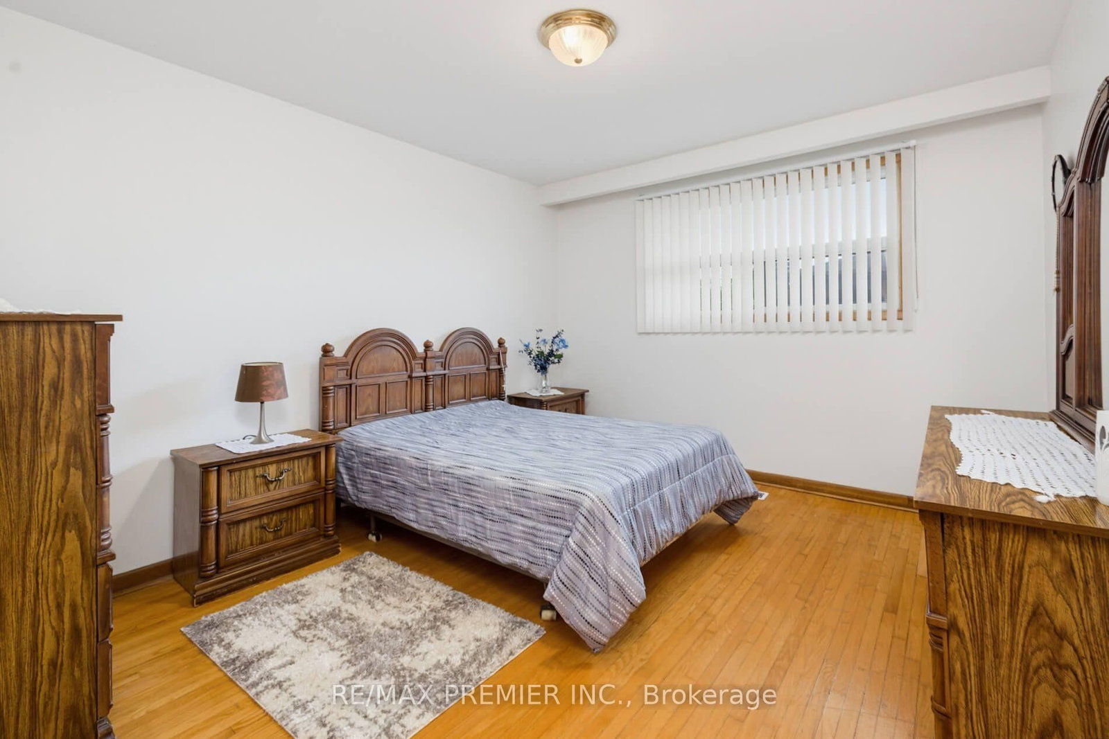 27 Whitfield Avenue • Toronto, ON photo 11