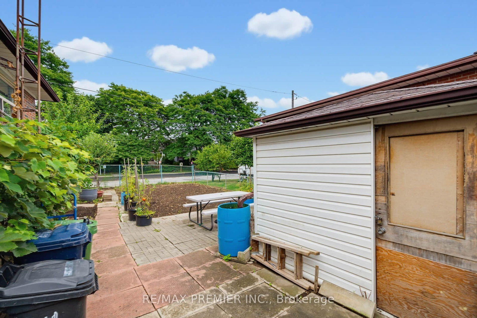 27 Whitfield Avenue • Toronto, ON photo 21