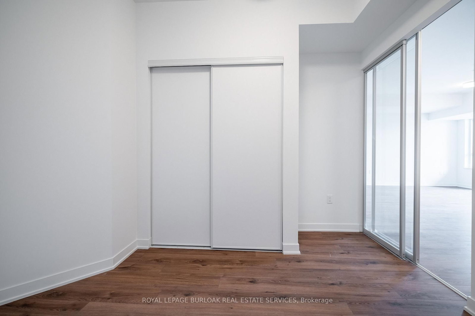 395 Dundas Street W • #801 • Oakville, ON photo 11
