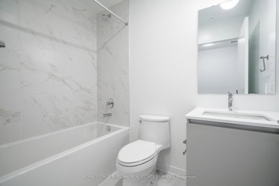 395 Dundas Oakville,ON L6M 5R8 — Photo 13