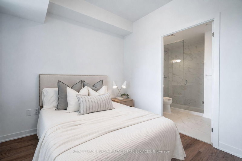 395 Dundas Oakville,ON L6M 5R8 — Photo 7