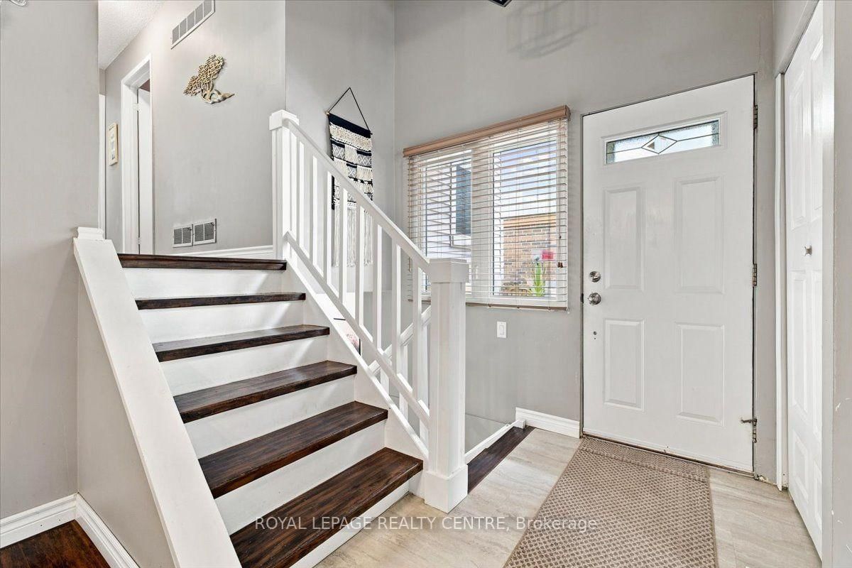 2564 Mainroyal Street • Mississauga, ON photo 6