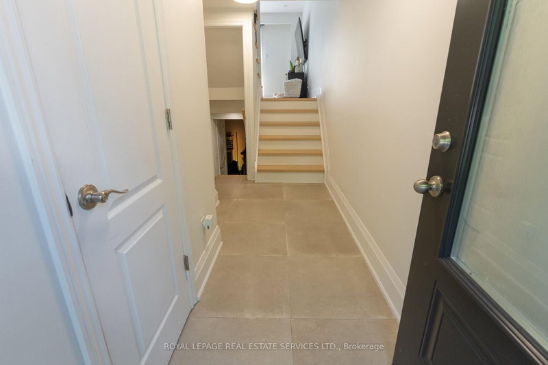30 Heslop Milton,ON L9T 1B3 — Photo 6