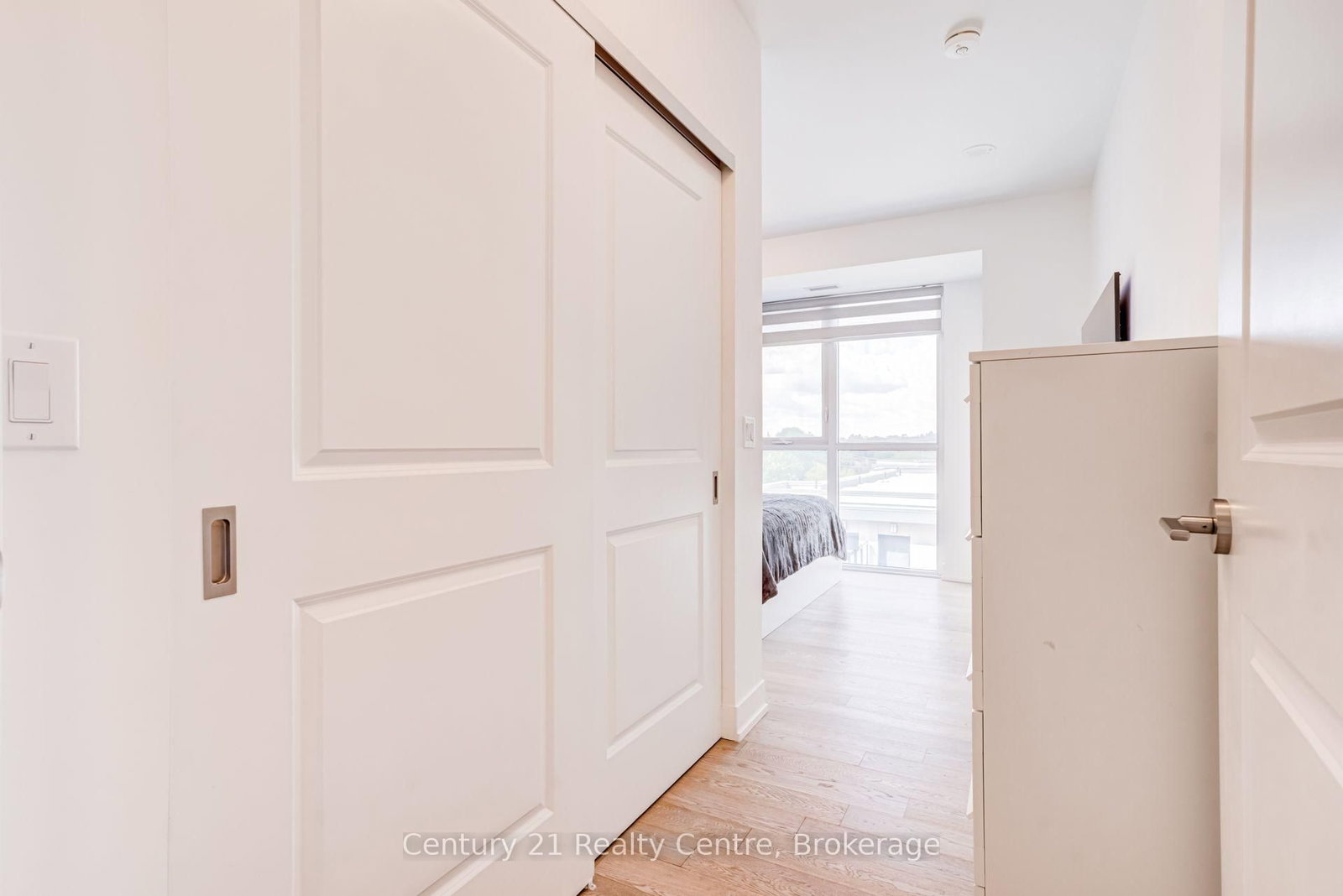 1063 Douglas McCurdy Common • #513 • Mississauga, ON photo 21