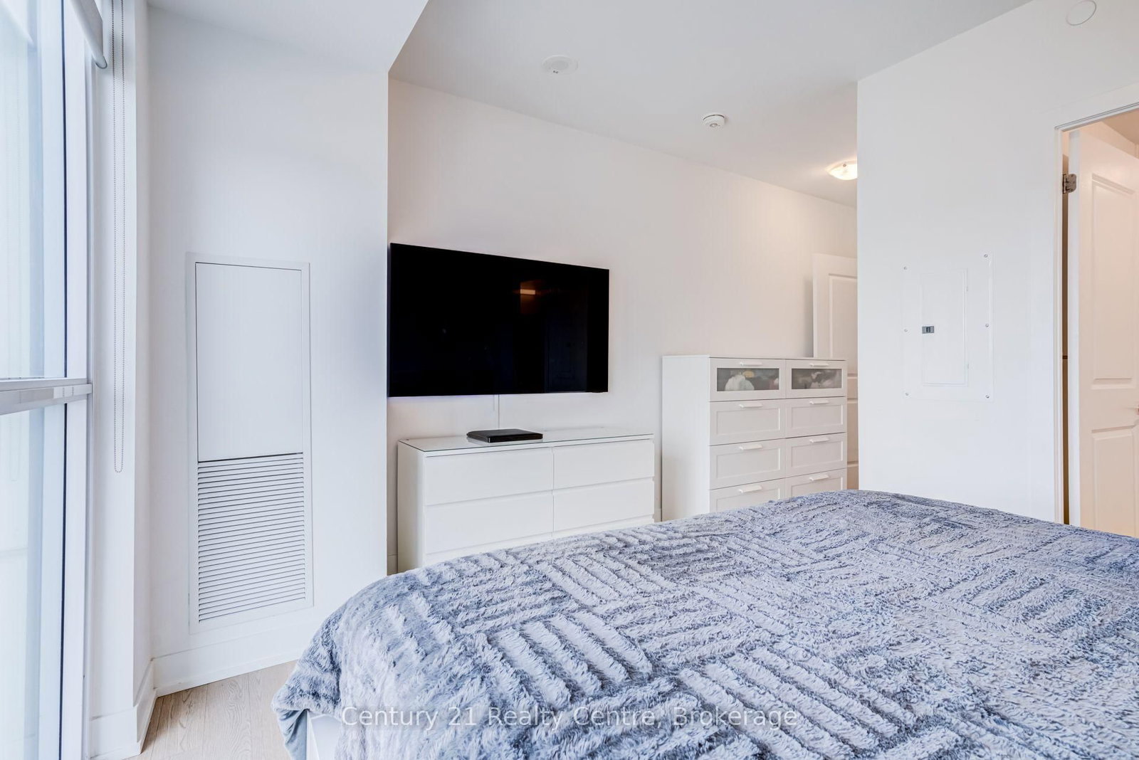 1063 Douglas McCurdy Common • #513 • Mississauga, ON photo 23