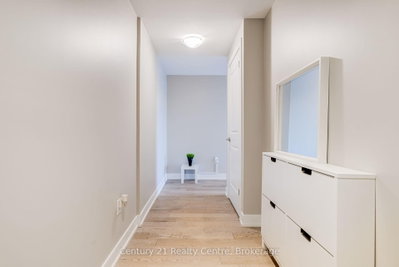 1063 Douglas McCurdy Common • #513 • Mississauga, ON photo 9