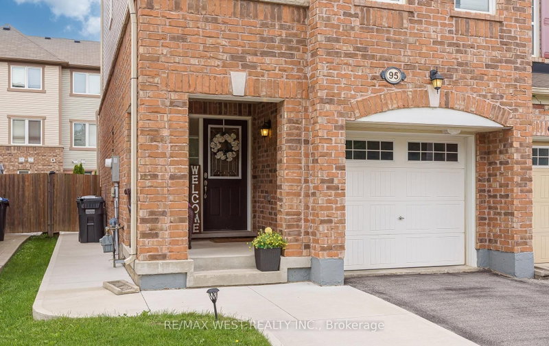 95 McCleave Crescent