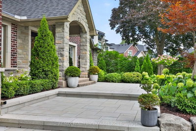273 Savoy Crescent • Oakville, ON photo 4