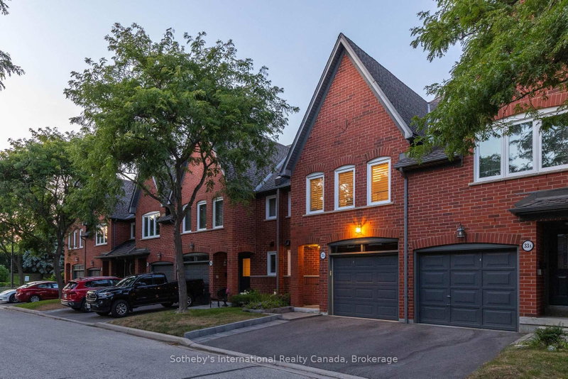 32A - 1064 Queen Street W