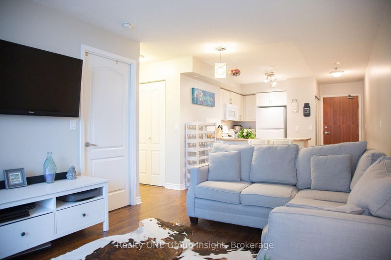 1105 - 33 Elm Drive W