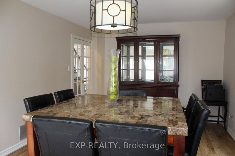 48 Howell St photo 5