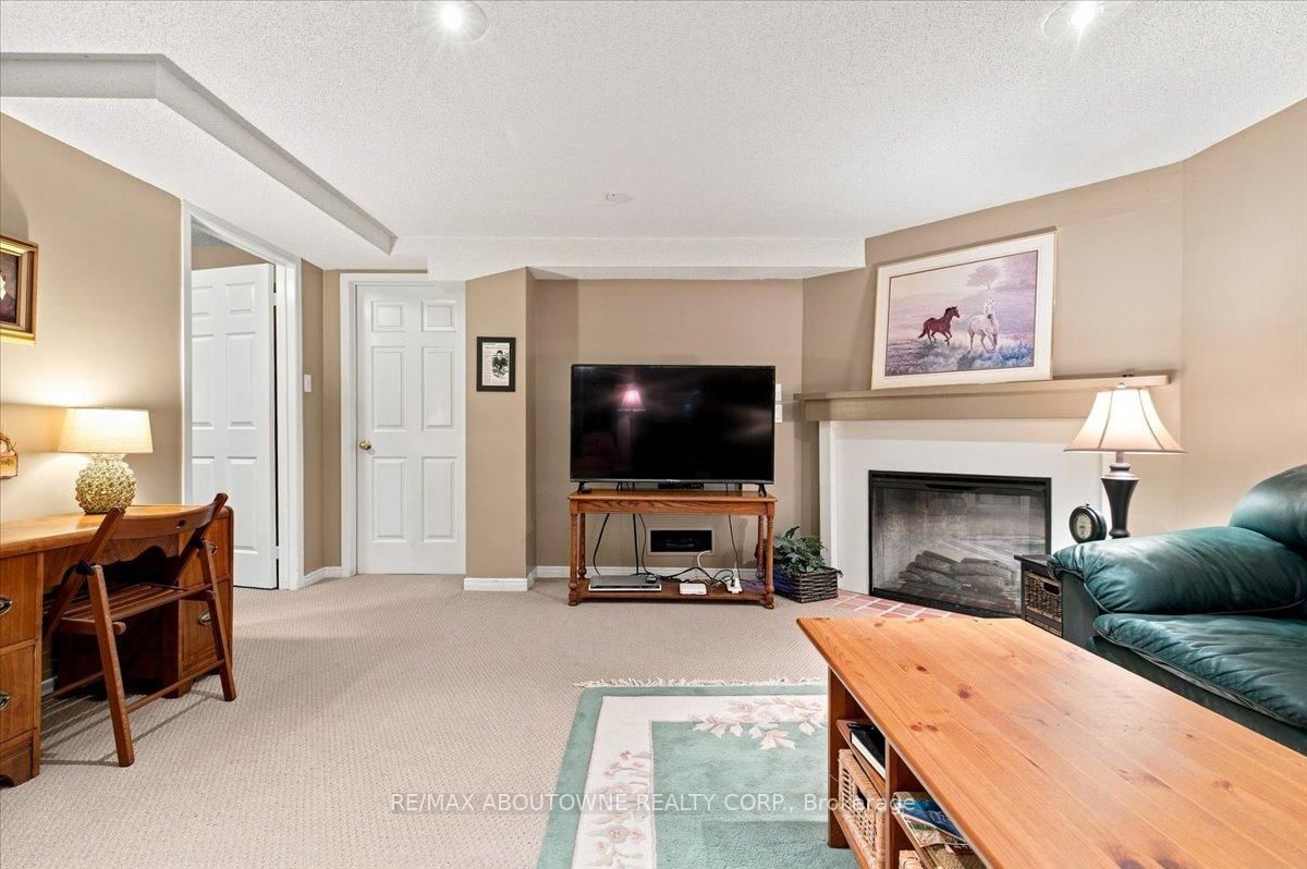 2145 Country Club Drive • #7 • Burlington, ON photo 34