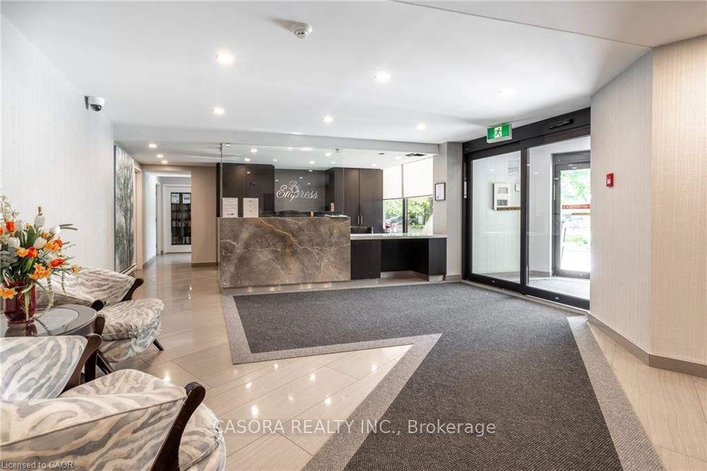 811 - 700 DYNES Road, Burlington 3