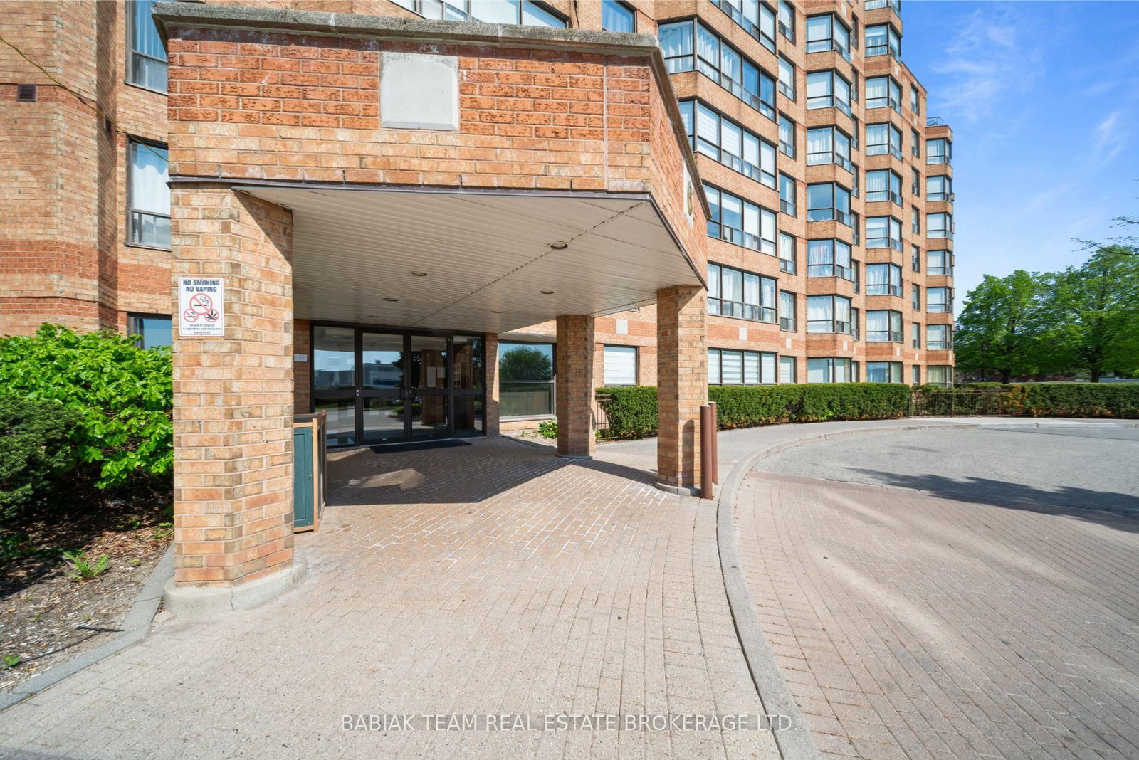 6 Humberline Drive • #202 • Toronto, ON photo 2