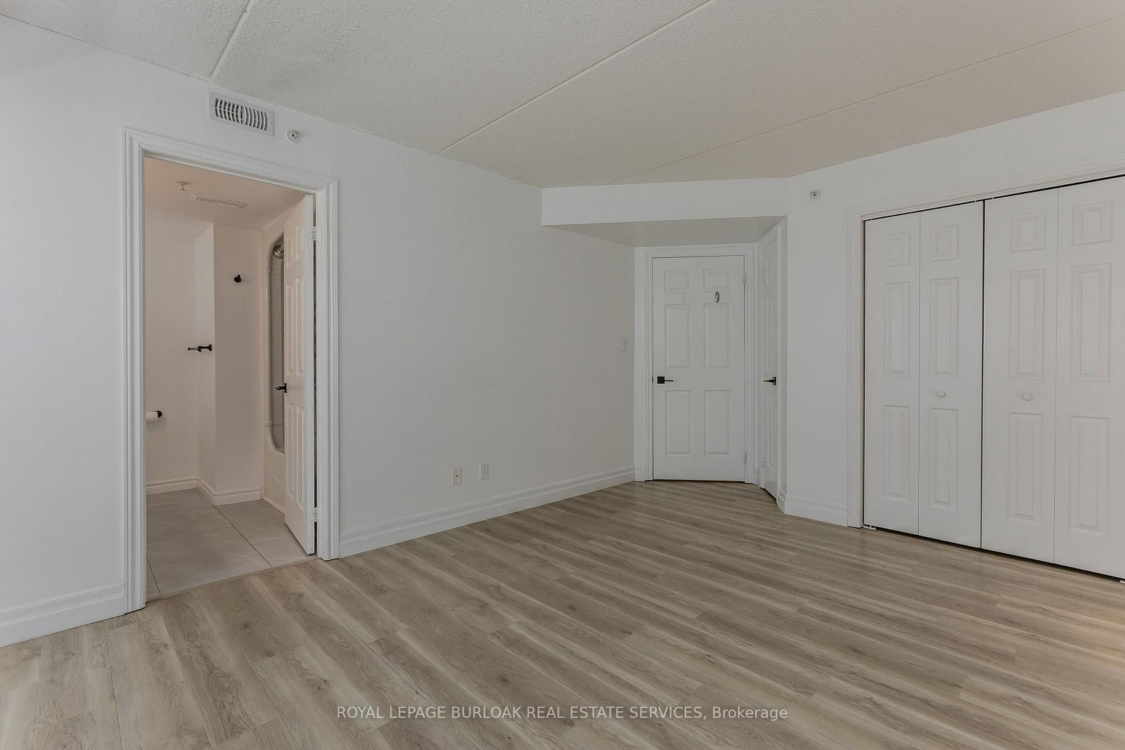 2035 Appleby Line • #101 • Burlington, ON photo 11
