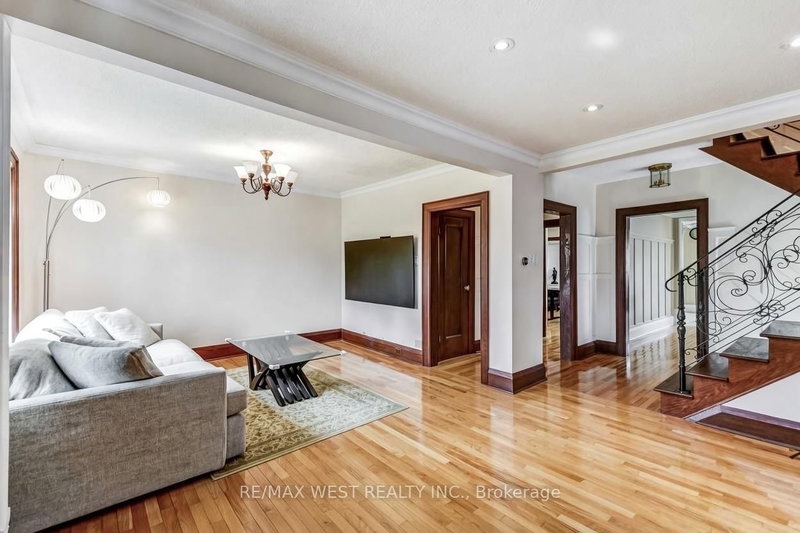 15 Wendover Rd photo 4