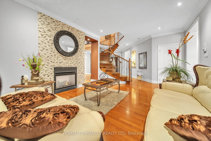 24 Haywood Brampton,ON L6X 0W1 — Photo 9