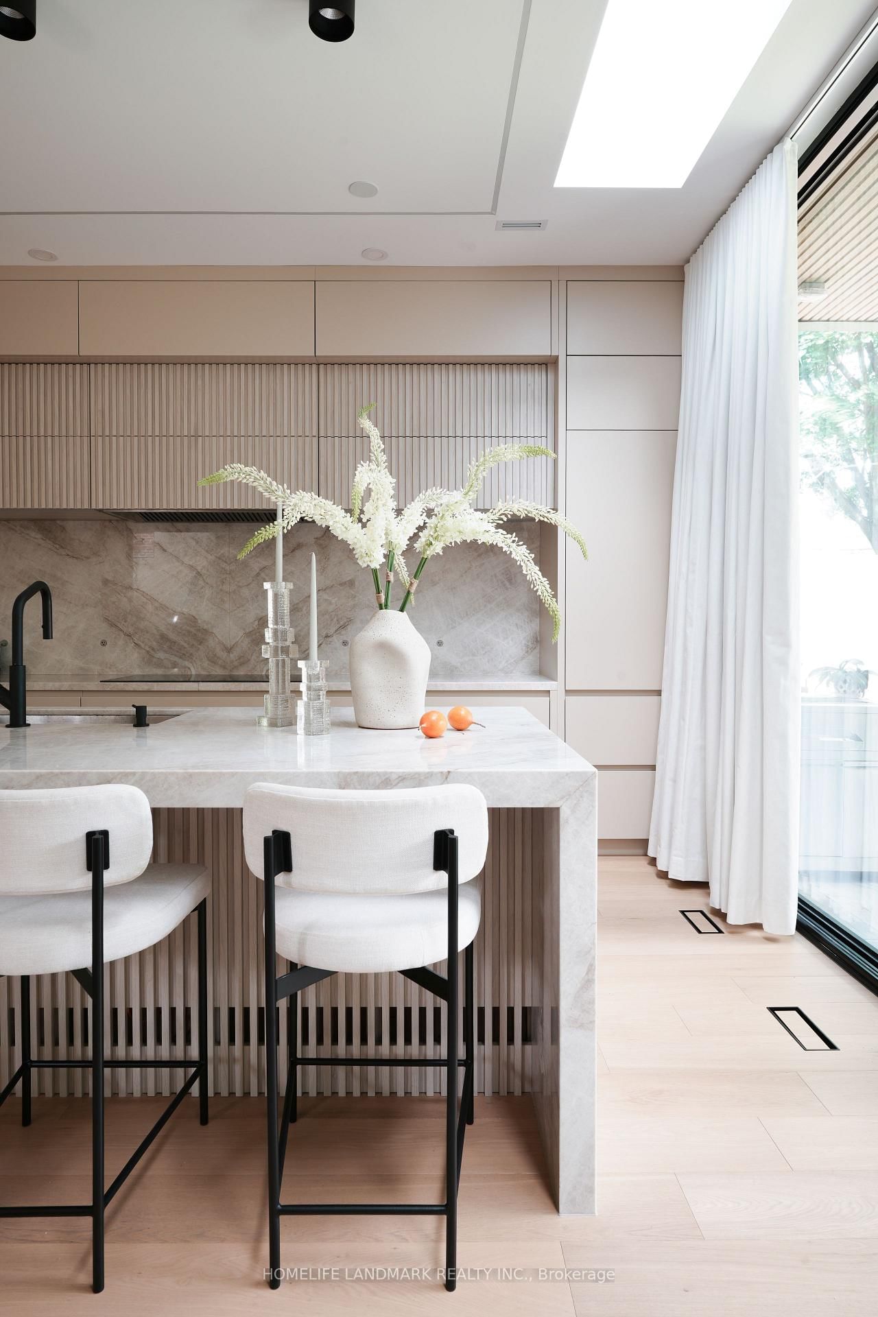 12 Bernice Avenue • Toronto, ON photo 10