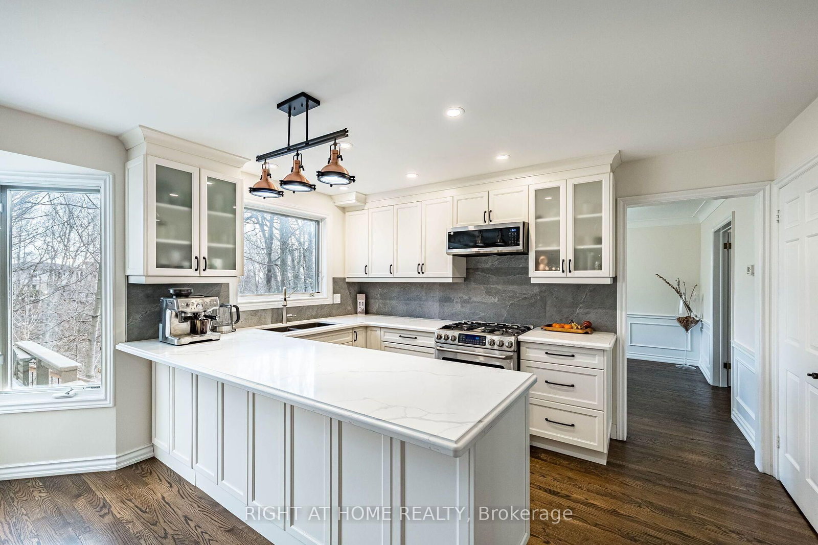 1941 Four Seasons Drive • Burlington, ON photo 16