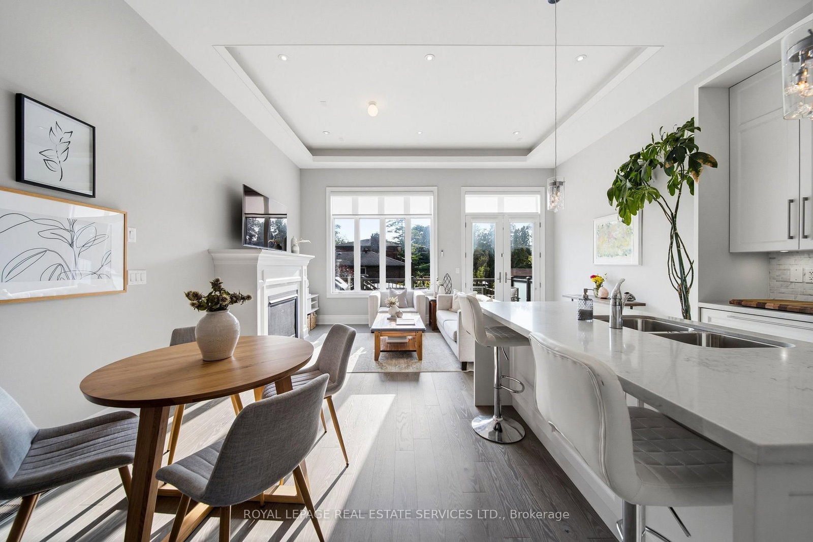 98 Foch Avenue S • Toronto, ON photo 12