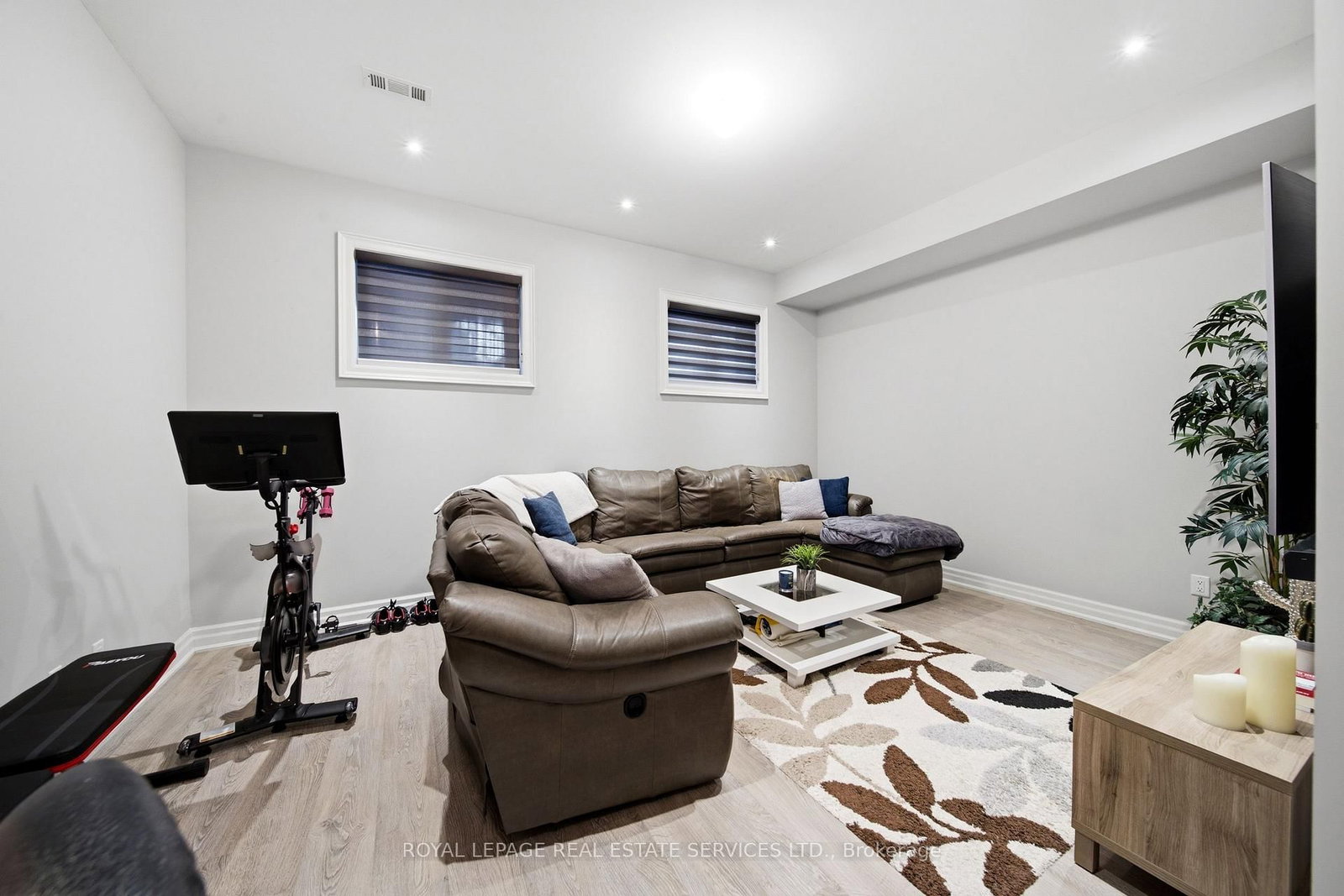 98 Foch Avenue S • Toronto, ON photo 39