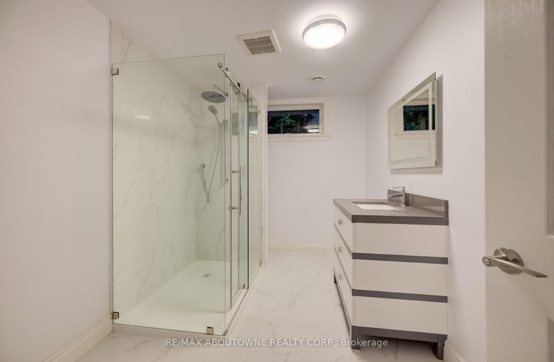 3091 Parkerhill Mississauga,ON L5B 1V6 — Photo 38