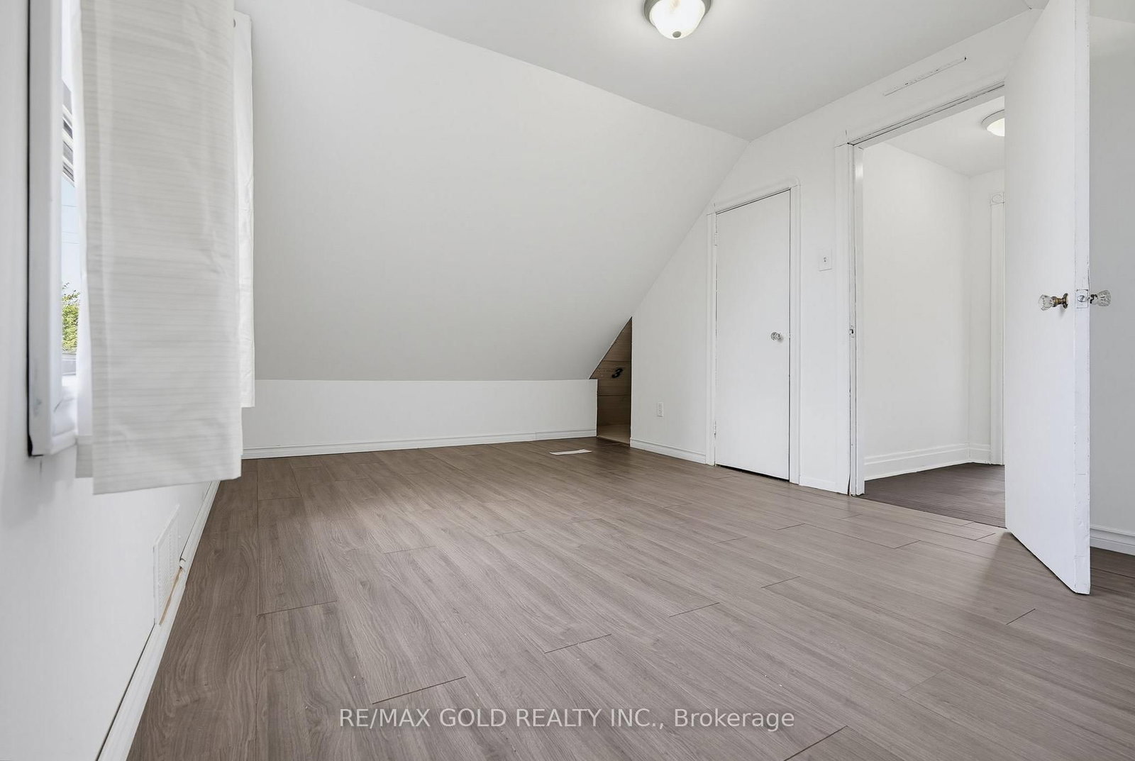 23 Pleasantview Avenue • Brampton, ON photo 16