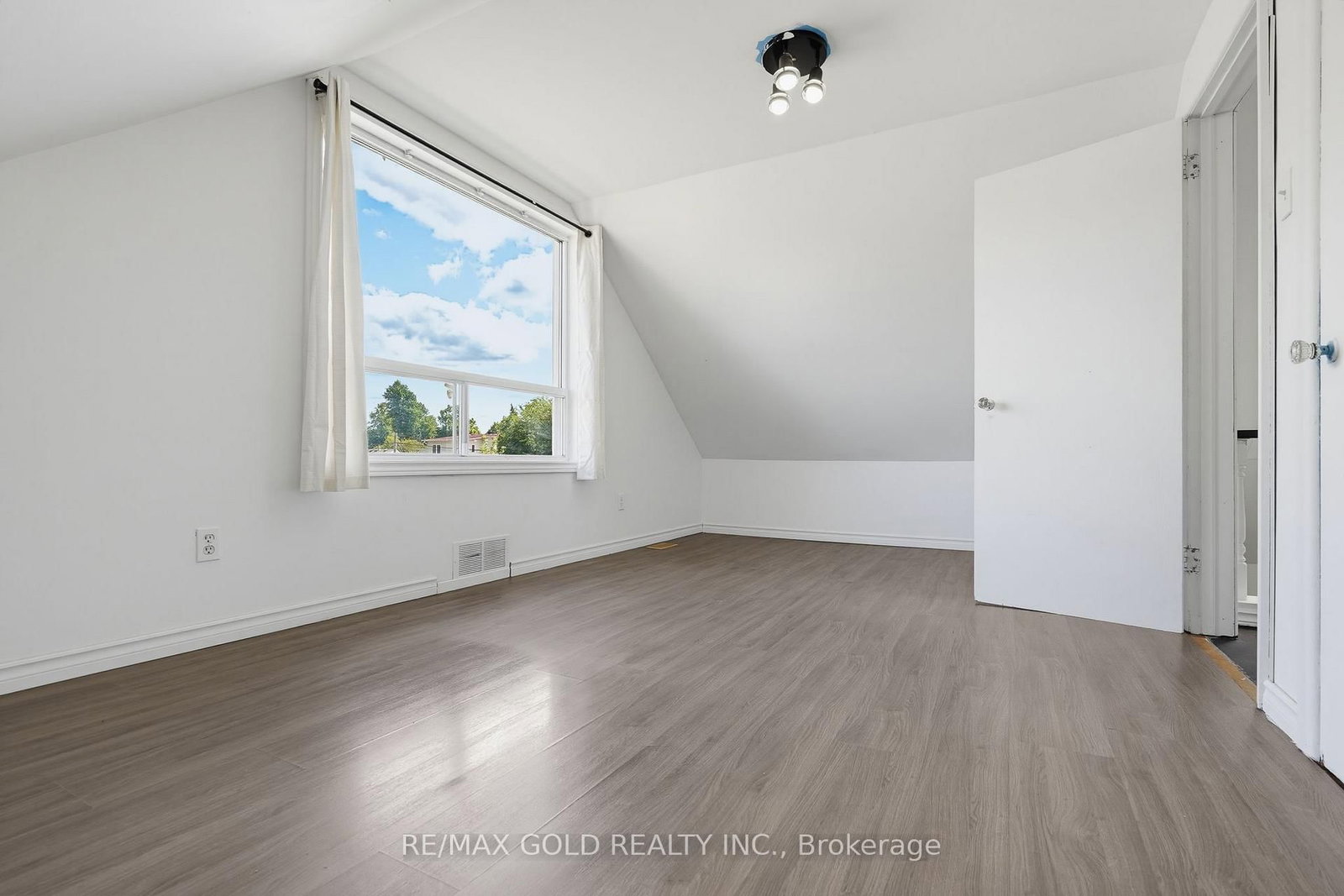 23 Pleasantview Avenue • Brampton, ON photo 17