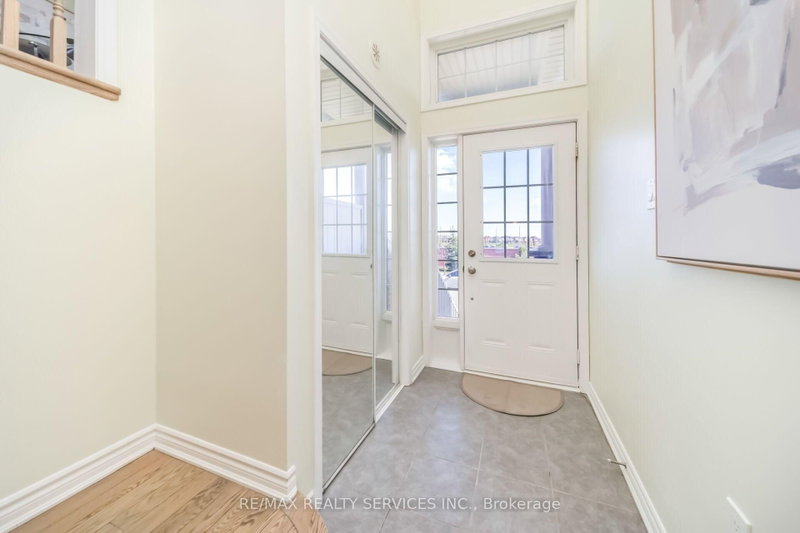 Upper - 39 Baycliffe Crescent
