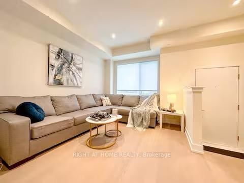 2nd Floor rear - 127 Frederick Tisdale Drive, Toronto 5